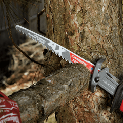 The Ax With Carbide Teeth For Pruning And Clean Wood 225Mm